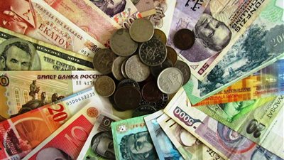 أسعار العملات العربية والأجنبية في البنوك ومحلات الصرافة اليوم الأحد