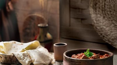 طريقة سهلة لعمل الفطير الأبيض والمرق الصعيدي