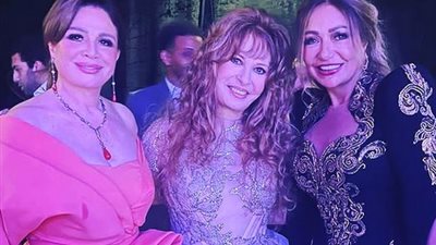 كيف احتفلت ليلى علوي بعيد ميلاد نيللي وإلهام شاهين؟