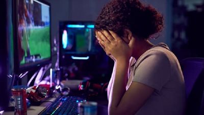 الطالبة بسنت آخر ضحايا الابتزاز الإلكتروني.. «حكايات مأساوية لضحايا الهاكرز»