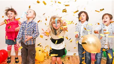 «من وضع الزينة لتحضير الأطباق».. 5 طرق للاحتفال مع أطفالك بالكريسماس