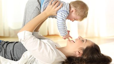 خبيرة توضح 10 مبادئ ضرورية لتربية الطفل حتى 14 سنة (فيديو)