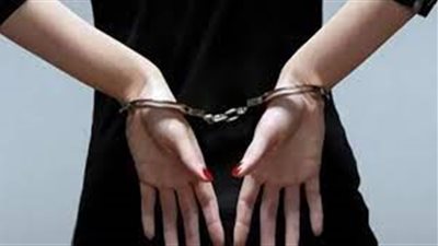 عصابة الزوجين في قبضة الأمن بعد الاحتيال على المواطنين بوهم السفر