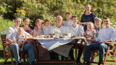 «اتجوزي في بيت عيلة».. البنات يشجعن عودة العادات القديمة