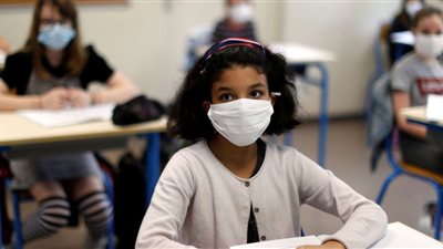 بعد انتشار أوميكرون وتصديق السيسي.. هل يُصدر قرار بتعطيل الدراسة وتأجيل الامتحانات؟