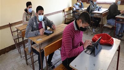 «مهم للأمهات».. جدول امتحانات الصف الأول الثانوي