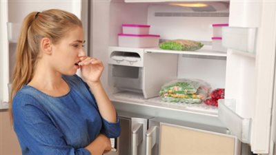 4 خلطات.. طرق منزلية بسيطة تخلصك من روائح الفريزر