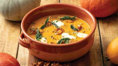 هتدفي صدرك.. طريقة عمل شوربة الفراخ الـ«مكس»