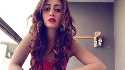 بعد كريم محمود عبد العزيز.. منة تيسير تُعلن إصابتها بفيروس كورونا