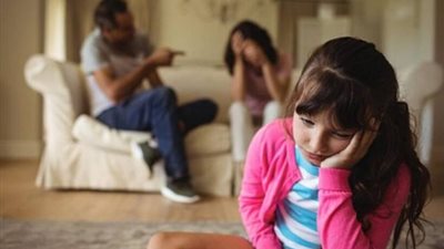 5 ممنوعات في الخلافات الزوجية أمام الأطفال.. «متكسّروش كلام بعض»