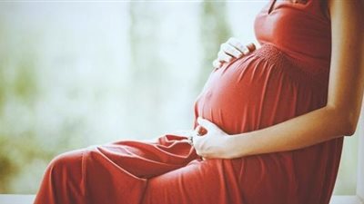 أمراض تنتقل من الأم إلى الجنين.. هل أوميكرون منها؟