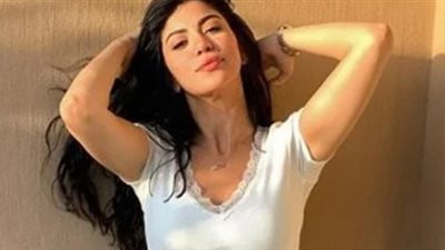 بعد التصالح.. إخلاء سبيل المتهم بالتحرش بالفنانة كارولين عزمي