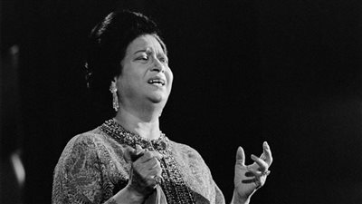 هل تعاطت أم كلثوم الحشيش؟.. وسر خلوة النصف ساعة قبل كل حفلة