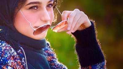 هاجر الدسوقي.. شاطرة في رسم البورتريه «أون لاين»| صور