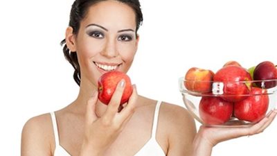 «فيتامين طبيعي للستات».. فوائد تناول التفاح يوميًّا