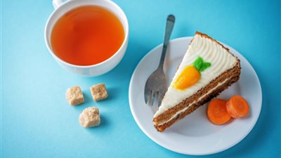 طريقة عمل كيكة الجزر مع صوص الجبنة.. أحلى قطعة جاتوه