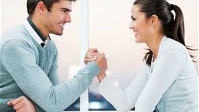 سنة أولى زواج.. 10 أشياء تجذب إليك زوجك وتجنبك الخلافات