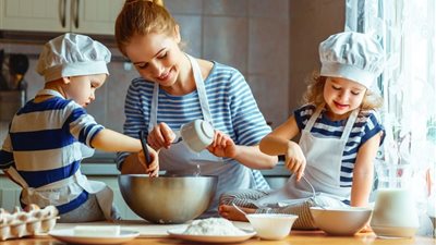 أعمال ملائمة.. وزعي مهام المنزل على أطفالك حسب السن