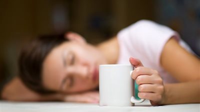 «قيلولة بالكافيين».. خبير أعصاب ينصح بشرب فنجان قهوة قبل النوم