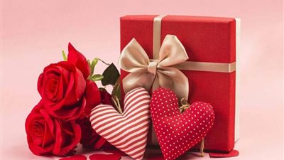 قائمة الهدايا المفضلة لكل رجل في عيد الحب حسب برجه