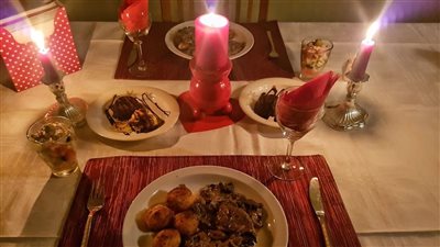 في عيد الحب.. أفكار وجبات مذهلة لعشاء رومانسي على ضوء الشموع