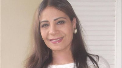 عفاف مصطفى: مبنامش ولابسين صيفي في عز التلج