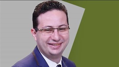 «طبيب الكركمين».. الحكم بحبس الصيدلي أحمد أبو النصر عامين ونصف بتهمة النصب