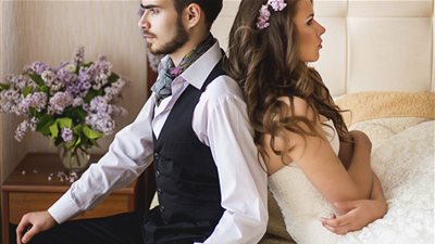 «الفشل».. شبح يُطارد الرجل ليلة الدخلة والعواقب مرعبة