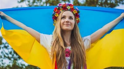 «عنيكي فيها حزن يعني إيه بالأوكراني» أشهر تريندات الحرب الروسية الأوكرانية