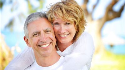 كيف تتعامل المرأة في العلاقة الحميمية بعد عمر الخمسين؟