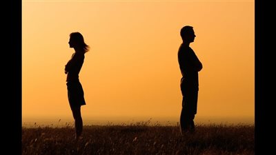 سيدة: زوجي هجرني وعاش في شقة أخرى.. و«الإفتاء»: لا يوجد في الإسلام انفصال