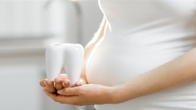 6 نصائح لتفادي آلام الأسنان أثناء الحمل 