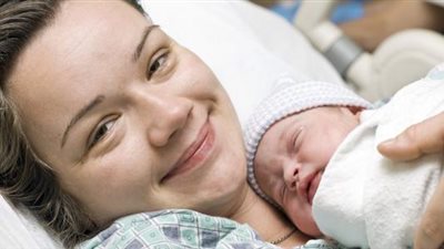 قبل القرار.. كل ما يجب معرفته عن الولادة القيصرية من الموعد إلى التخدير