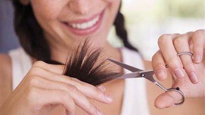 «خليكي مع القمر»| للبنات.. اعرفي الوقت المناسب لقص الشعر وعلاقته بالشهر العربي