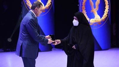«الداخلية» تُكرم أسر الشهداء والمصابين والمتميزين من رجال الشرطة