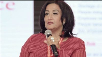 «الدكتورة هالة المناخلي».. أول عنصر نسائي يعمل بمجال نشر السلامة للجميع