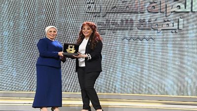 صفاء أبو السعود.. صاحبة المواهب المتعددة