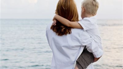 تفسير رؤيا الأم حية أو ميتة في المنام وعلاقتها بزوال الهم والكرب