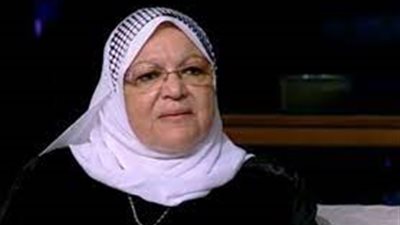 أم الشهيد العقيد تامر العشماوي: السيسي ابن لكل أم شهيد وأب لكل بنت شهيد.. فيديو 