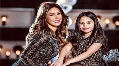 «مش عباية وكوبايات».. هدايا النجمات في عيد الأم شكل تاني