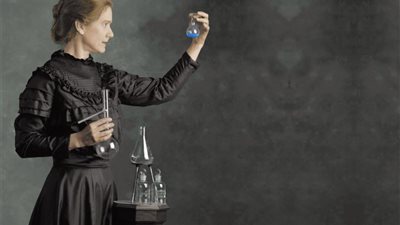 «نساء غيرن العالم».. ماري كوري.. أول امرأة تحصل على جائزة نوبل