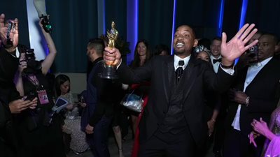 «بعد 20 عامًا من الترشح».. ويل سميث يفوز بأول جائزة أوسكار 