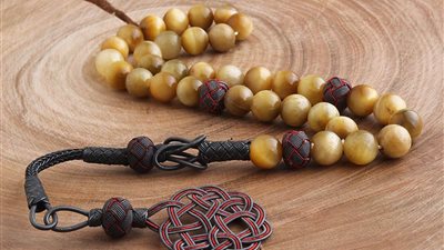 للبنات.. تفسير حلم رؤيا السبحة في المنام وعلاقته بزواج قريب