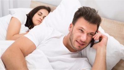 «جوزي بيخوني بعد 16 يوم جواز أعمل إيه؟!».. وإحدى النساء: «افضحيه»