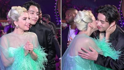 «ليدي جاجا» تتألق بريش النعام في حفل  جرامي 2022| صور