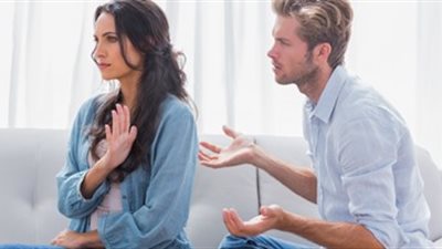 سيدة أمام المحكمة: «زوجي طلقني غيابيًا بسبب 5 جنيهات»!