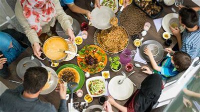 البطاطا المبطنة والسمبوسك والمقروض.. إبداعات المرأة الليبية في شهر رمضان