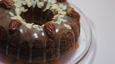 حلو رمضان.. طريقة تحضير كيكة التمر بصوص التوفي