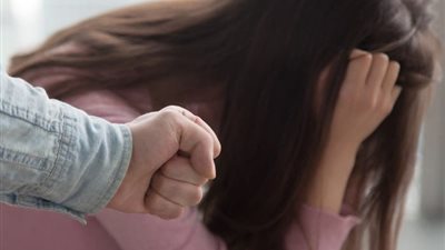 زوجة حامل تتعرض للضرب المبرح من زوجها وأحد التعليقات: 