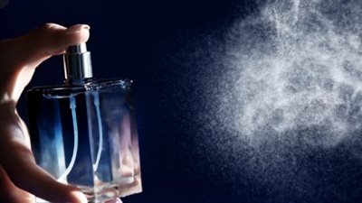 فتاوى رمضان| حكم وضع العطر أثناء الصيام.. «الإفتاء» تُجيب
